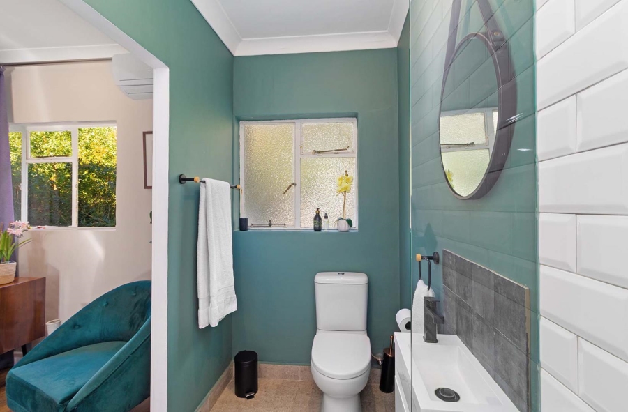 1 Bedroom Property for Sale in Vredehoek Western Cape